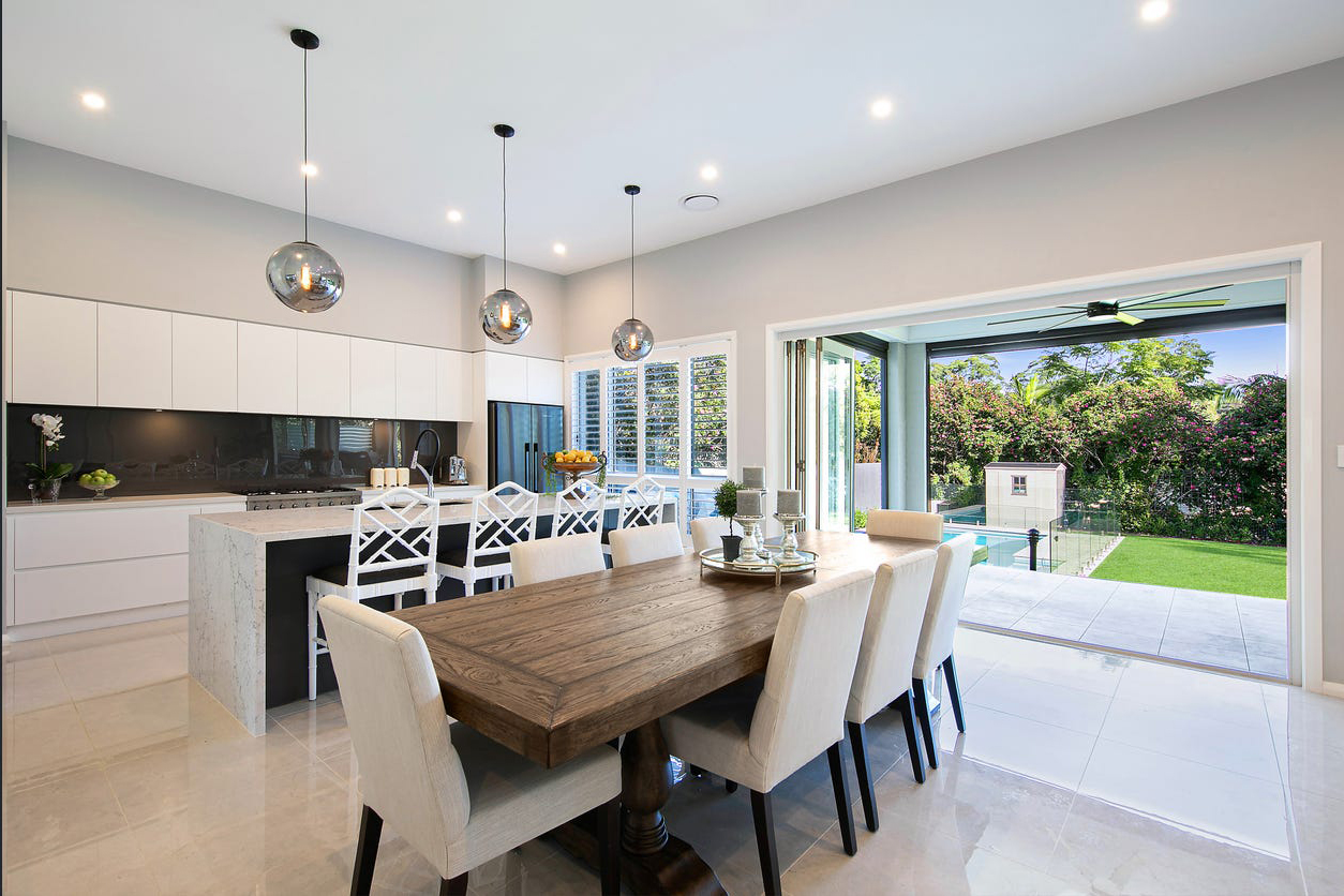 hallandhart-H0110-2000-016