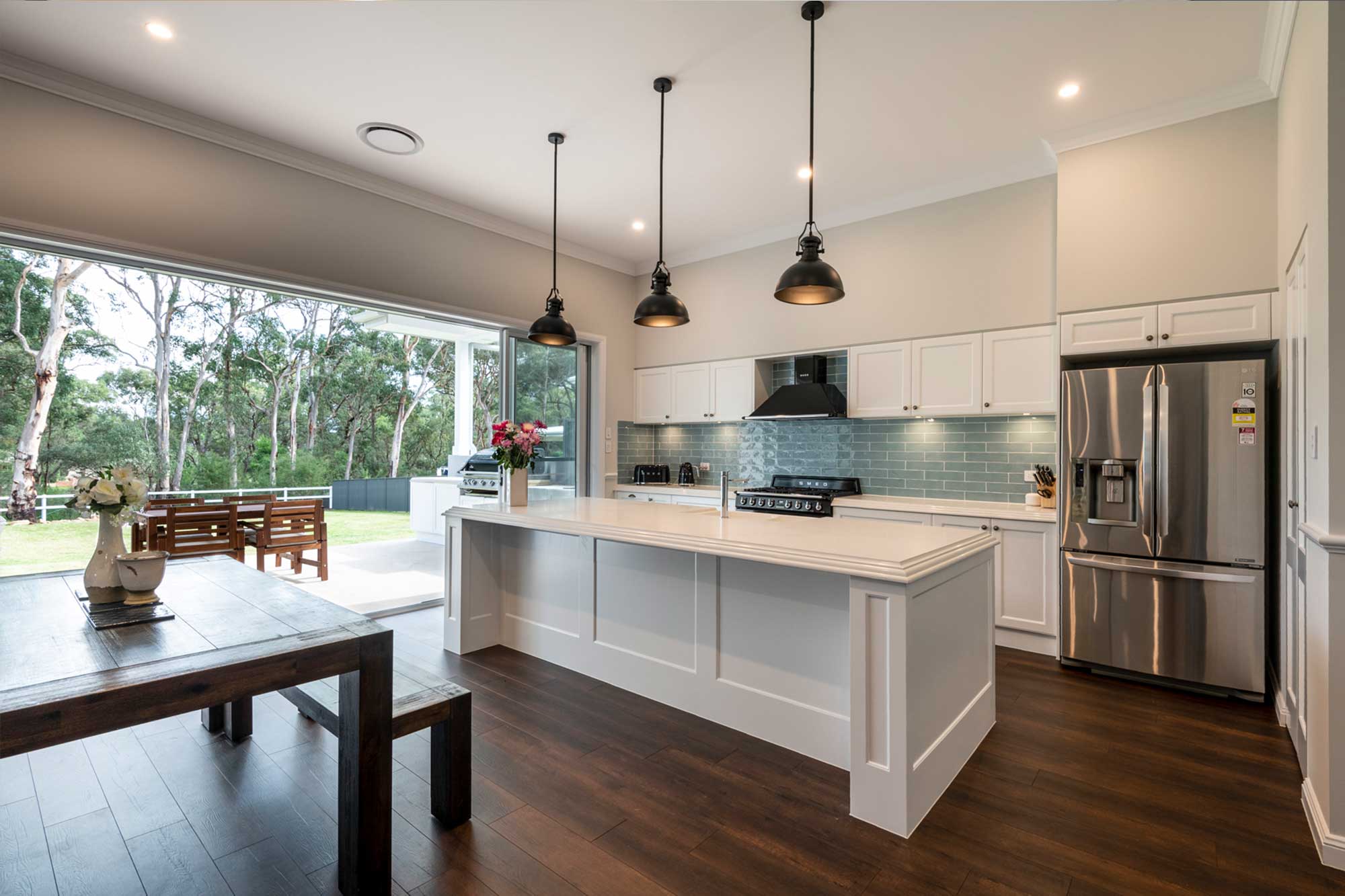 hallandhart-H0232-2000-011