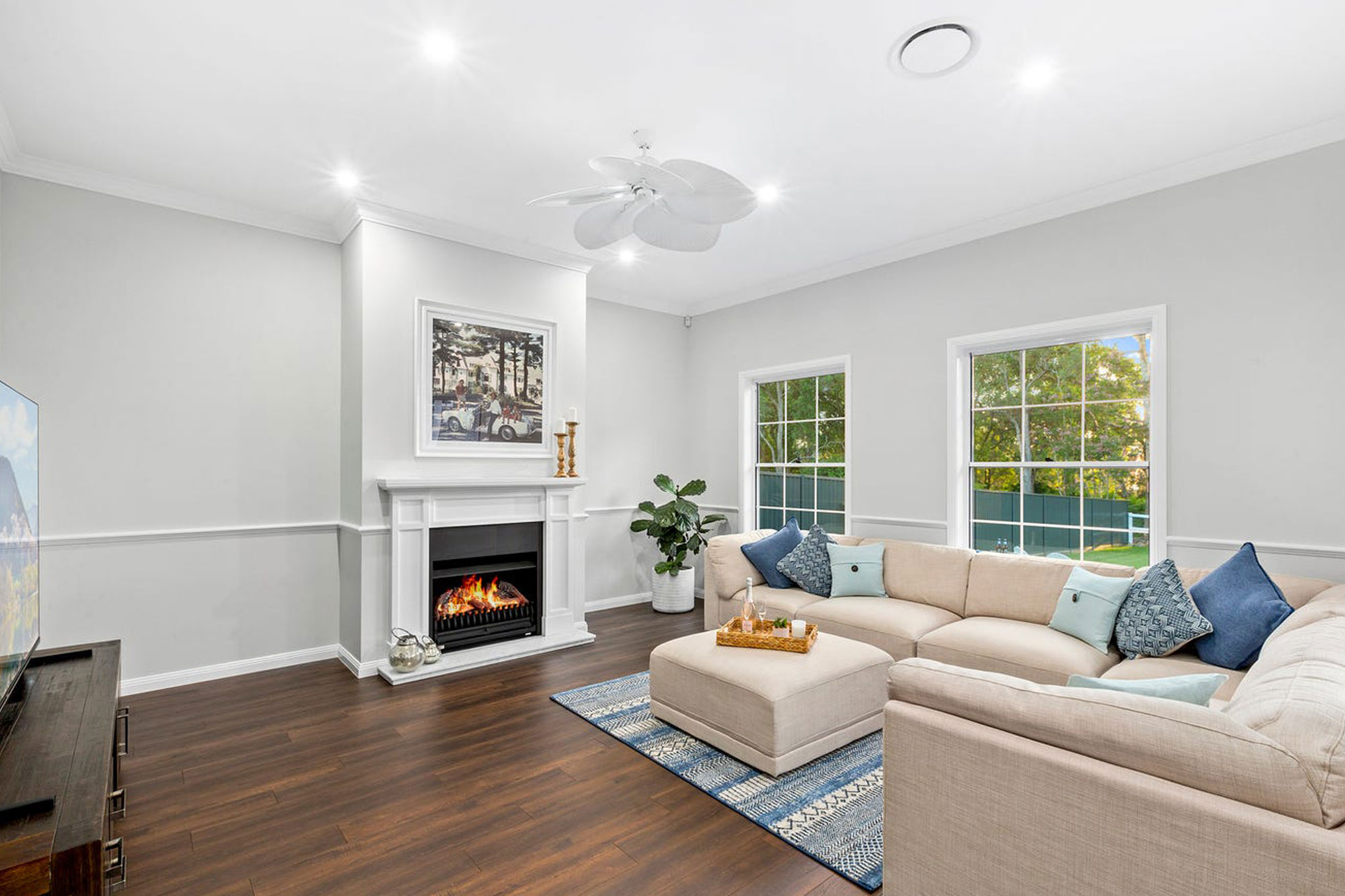 hallandhart-H0232-2000-033