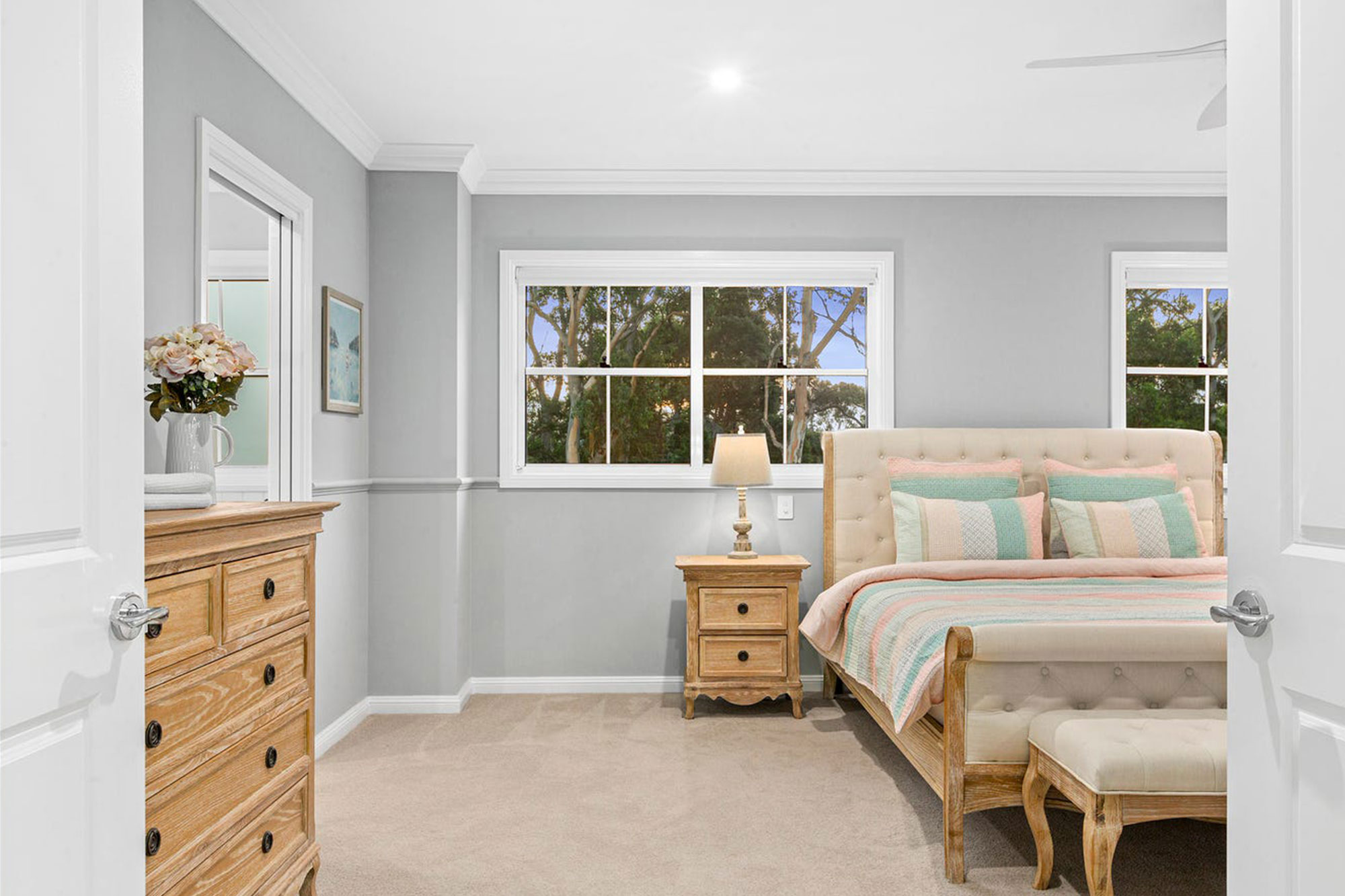 hallandhart-H0232-2000-045