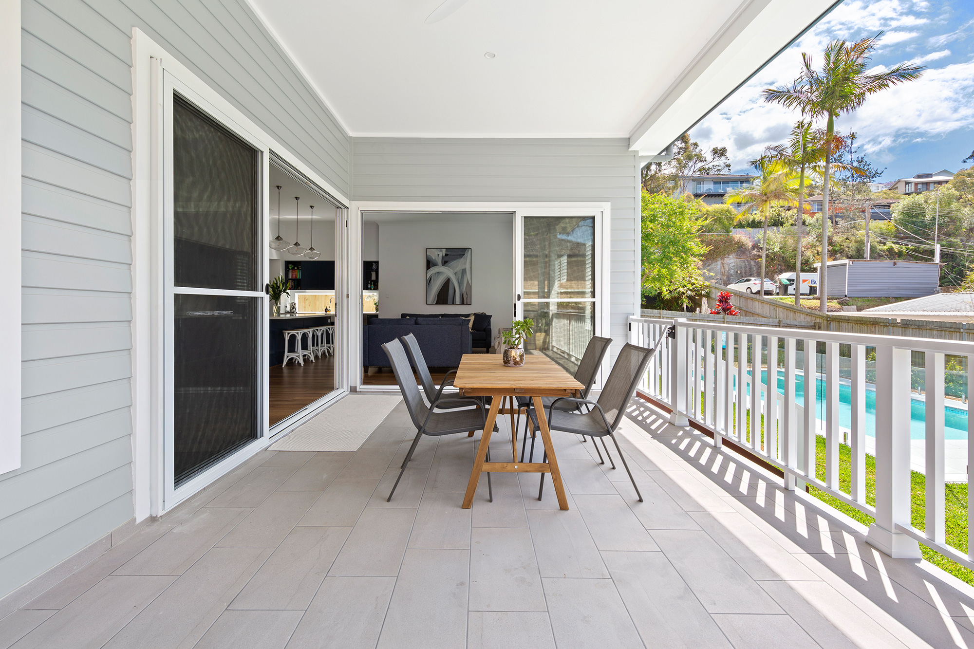 hallandhart-H0355-2000-005