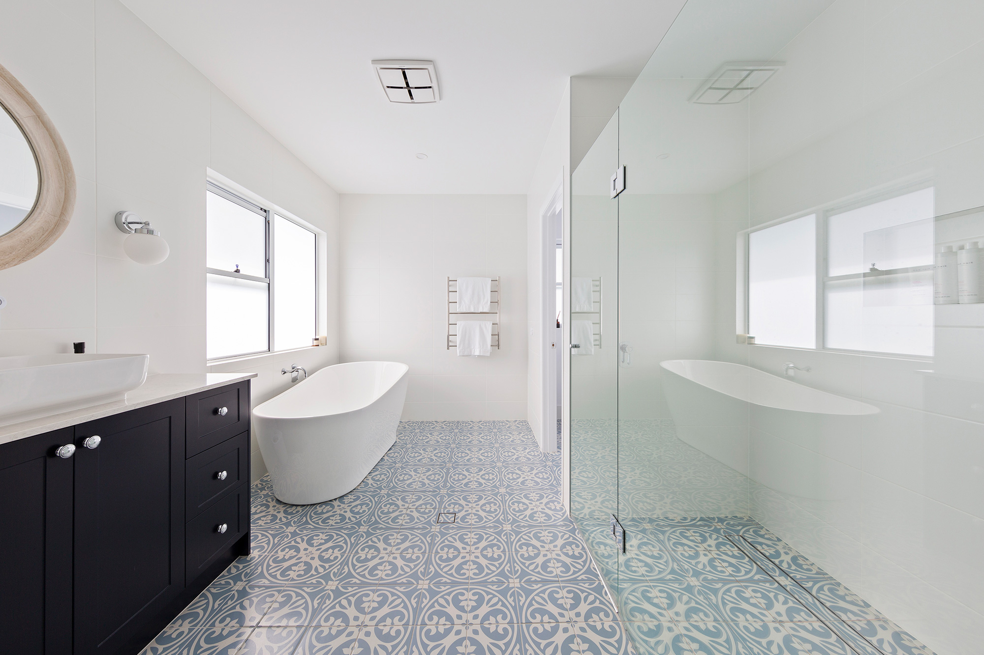 hallandhart-H0355-2000-007